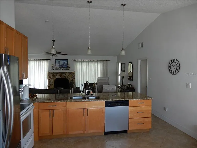 853 2nd Ave S — Photo 3