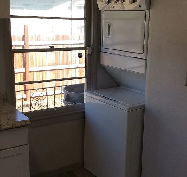 123 W 20th St — Photo 15