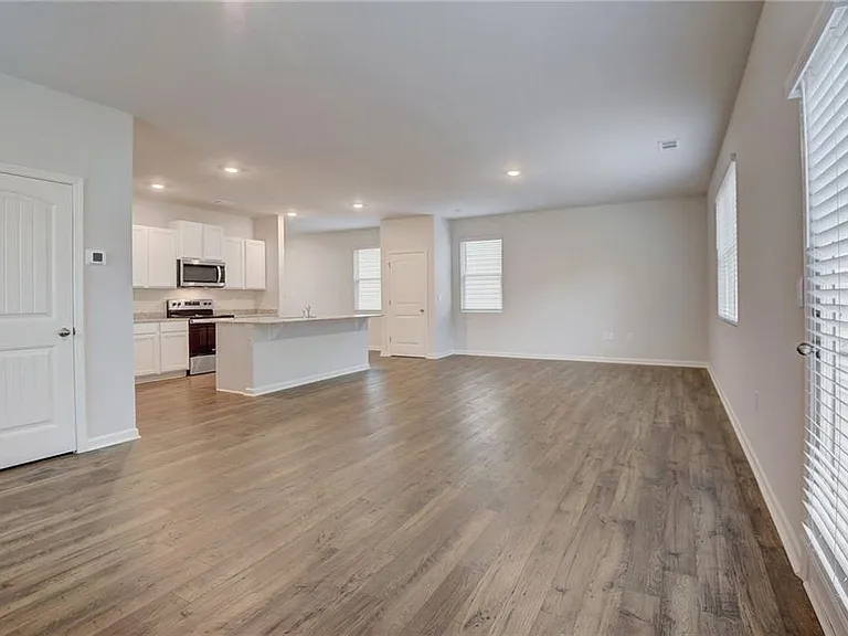 88 Shadwood Pl — Photo 4