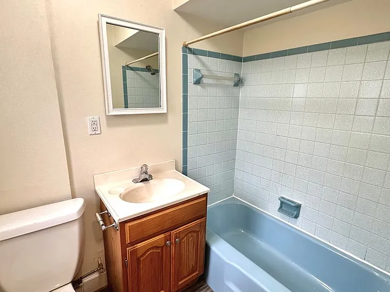 1528 Dagmar Ave — Photo 11