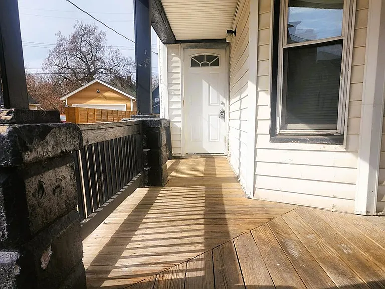 1954 W 47th St — Photo 1
