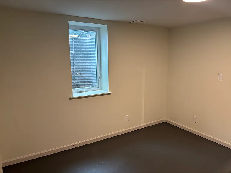 7604 Briar St — Photo 17