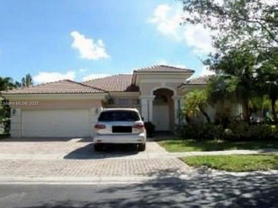 1st image of 3421 SW 195th Ave #0