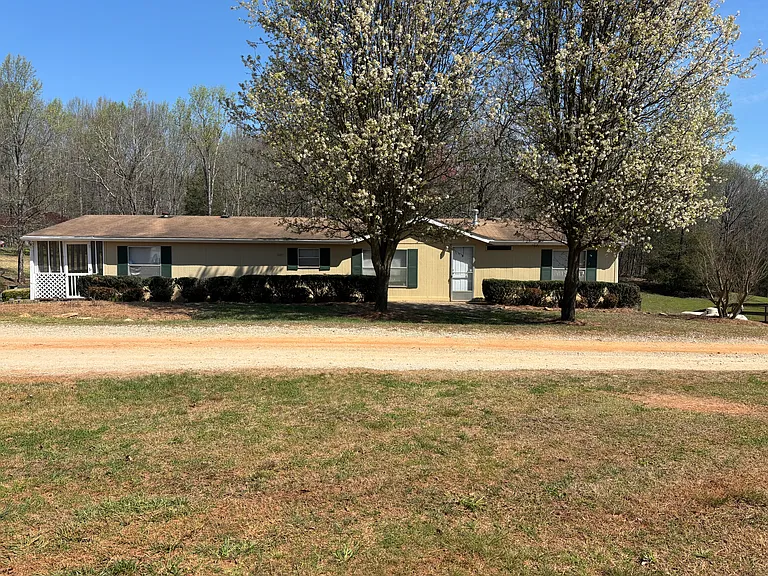 5020 Green Dr — Photo 1