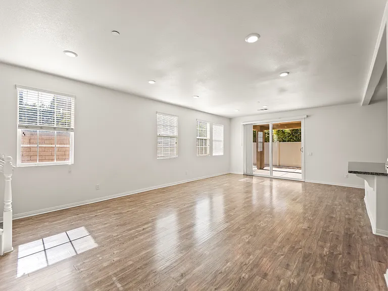 6111 Rosewood Way — Photo 2