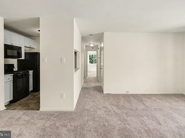 902 Dogwood Ct — Photo 9