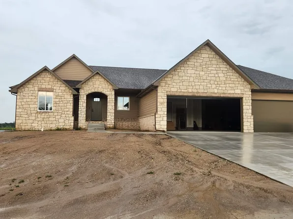5032 N Shoreside St, Maize, KS 67101