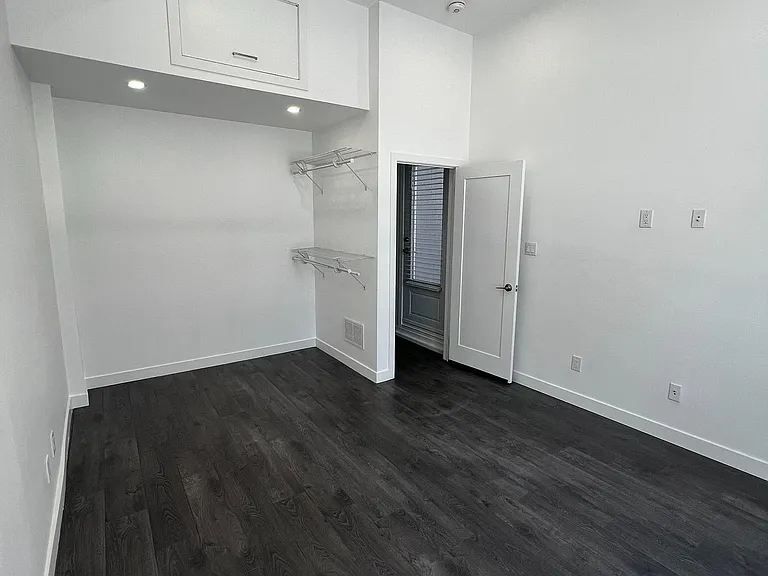 1375 Bathurst St #A — Photo 8