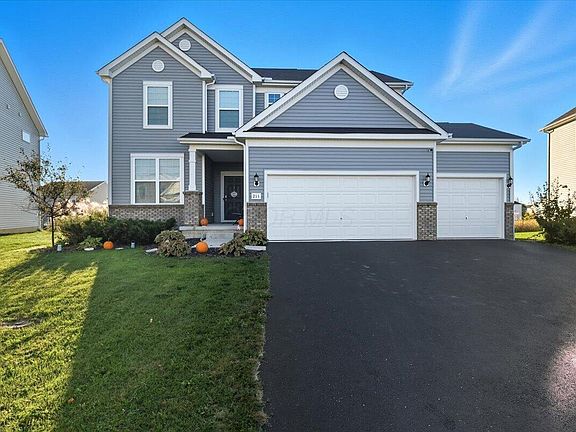 2nd image of 211 Leather Leaf Cir