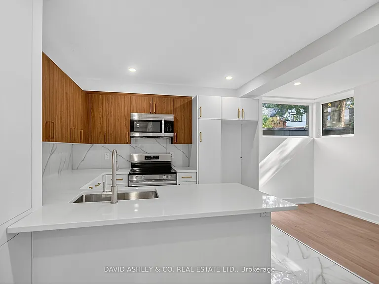 612 W Tweedsmuir Ave #MAIN — Photo 42