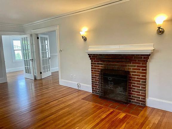 2nd image of 15 Edgecliff Rd #1
