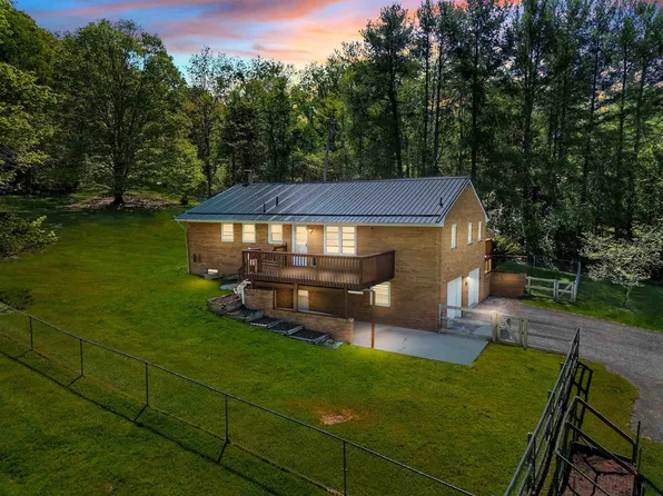 1022 Opal Ln, Blacksburg, VA 24060