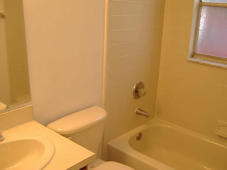 2452 E Illiana St — Photo 5