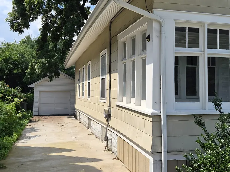 1016 Prairie St — Photo 2