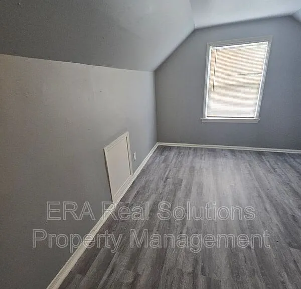 2065 W Mound St — Photo 17