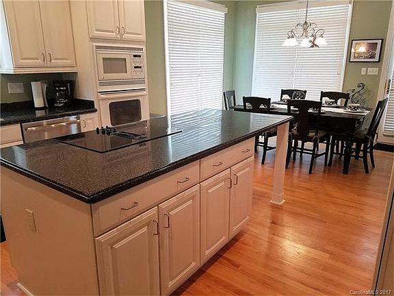 5th image of 8210 Malibu Pointe Ln #3