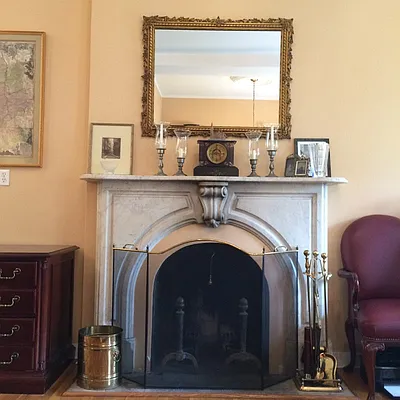 Sold by R New York | media 19