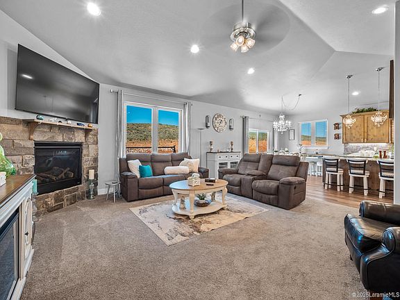 4th image of 1668 Indian Hills Dr