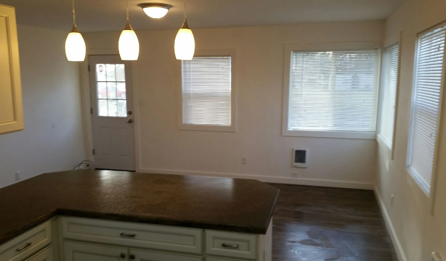 2 bed, 850 sqft, $1,475 — Photo 3