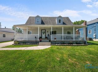 407 Venice Dr, Northwood, OH 43619
