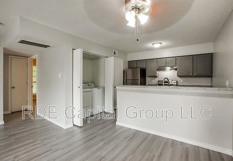 1935 Cranford Dr #104 — Photo 18