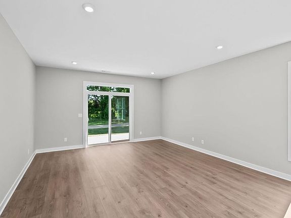 5th image of 540 Alabaster Ln
