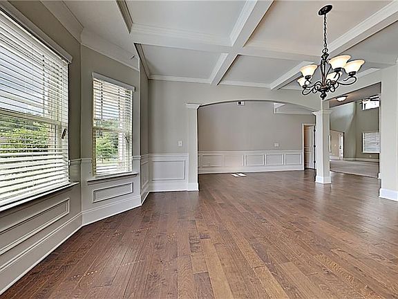 4th image of 1514 Clubhouse Ct