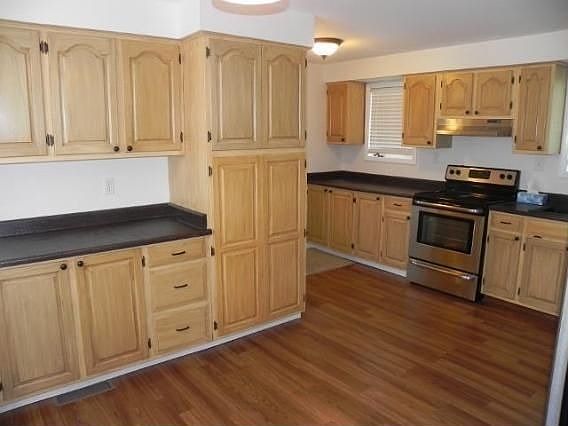 2nd image of 1311 W State St