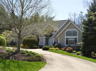 2956 Pine Trails Cir, Hudson, OH 44236