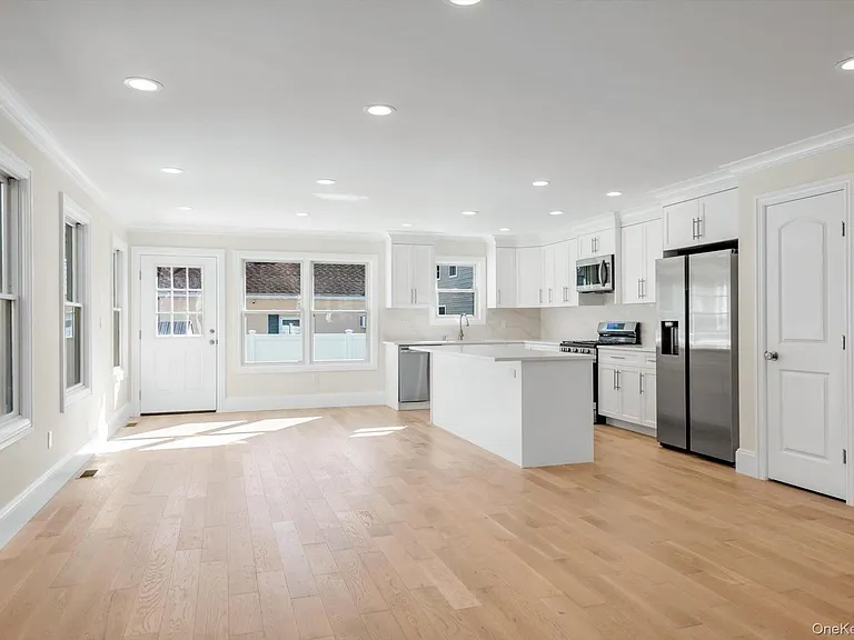 68 Edgewood Rd #B — Photo 3