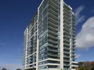 1055 Southdown Rd #705, Mississauga, ON L5J0A3