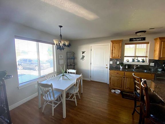 5th image of 481 Countryside Ave #1