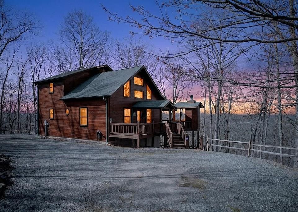 1st image of 225 Eagles Nest Ln