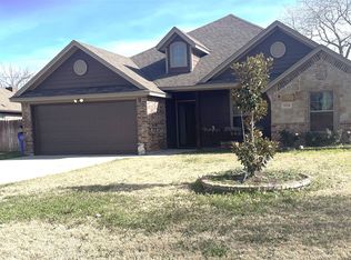 1224 Eagle Lake Dr, Azle, TX 76020