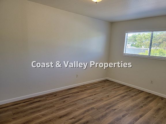 2nd image of 315 Ellis