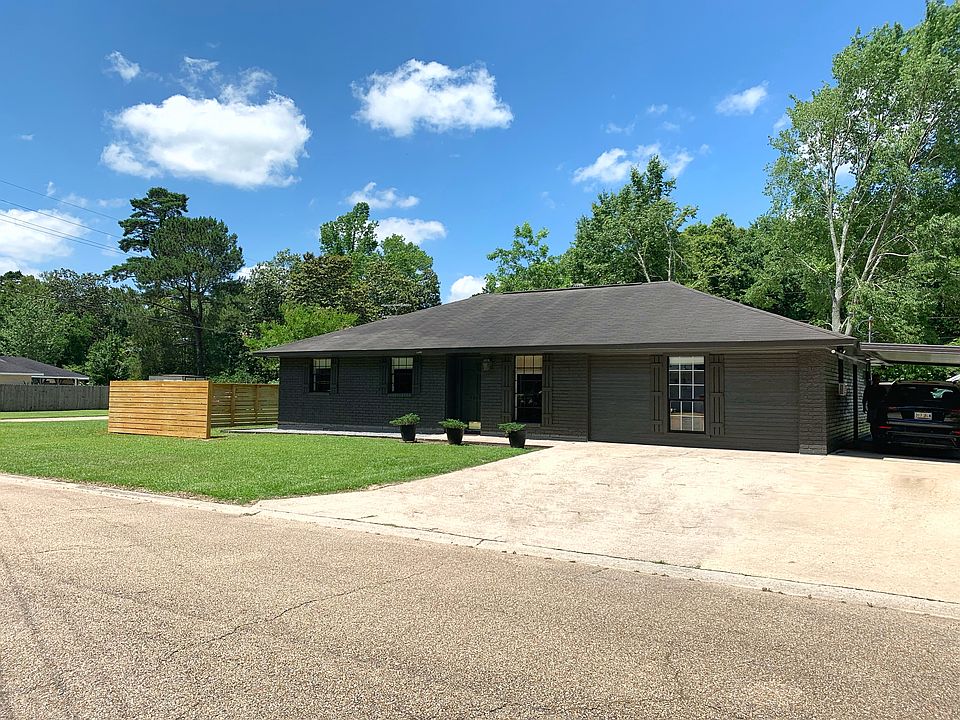 1561 Brookfield Drive