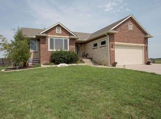 670 Prairie Parkway Ct, Benton, KS 67017