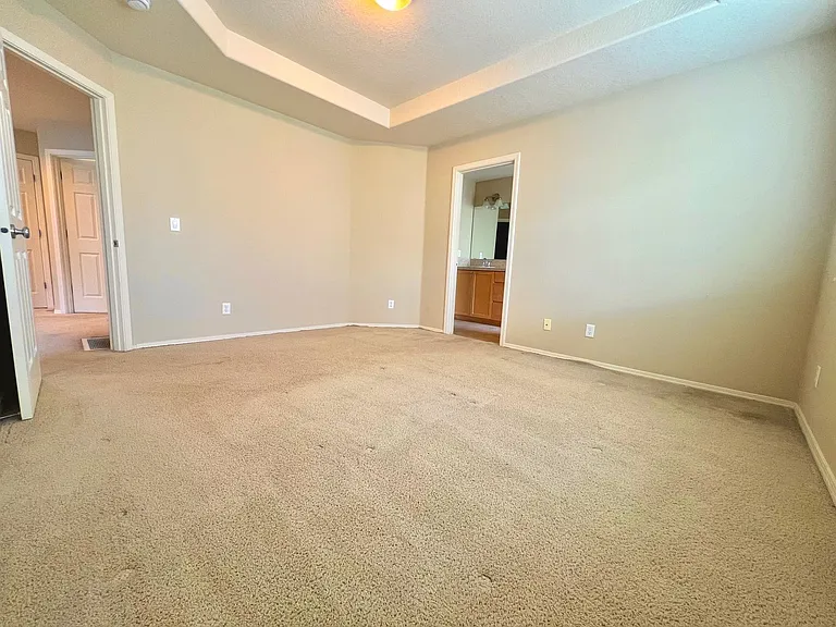 1048 SE Tamora Ave — Photo 17