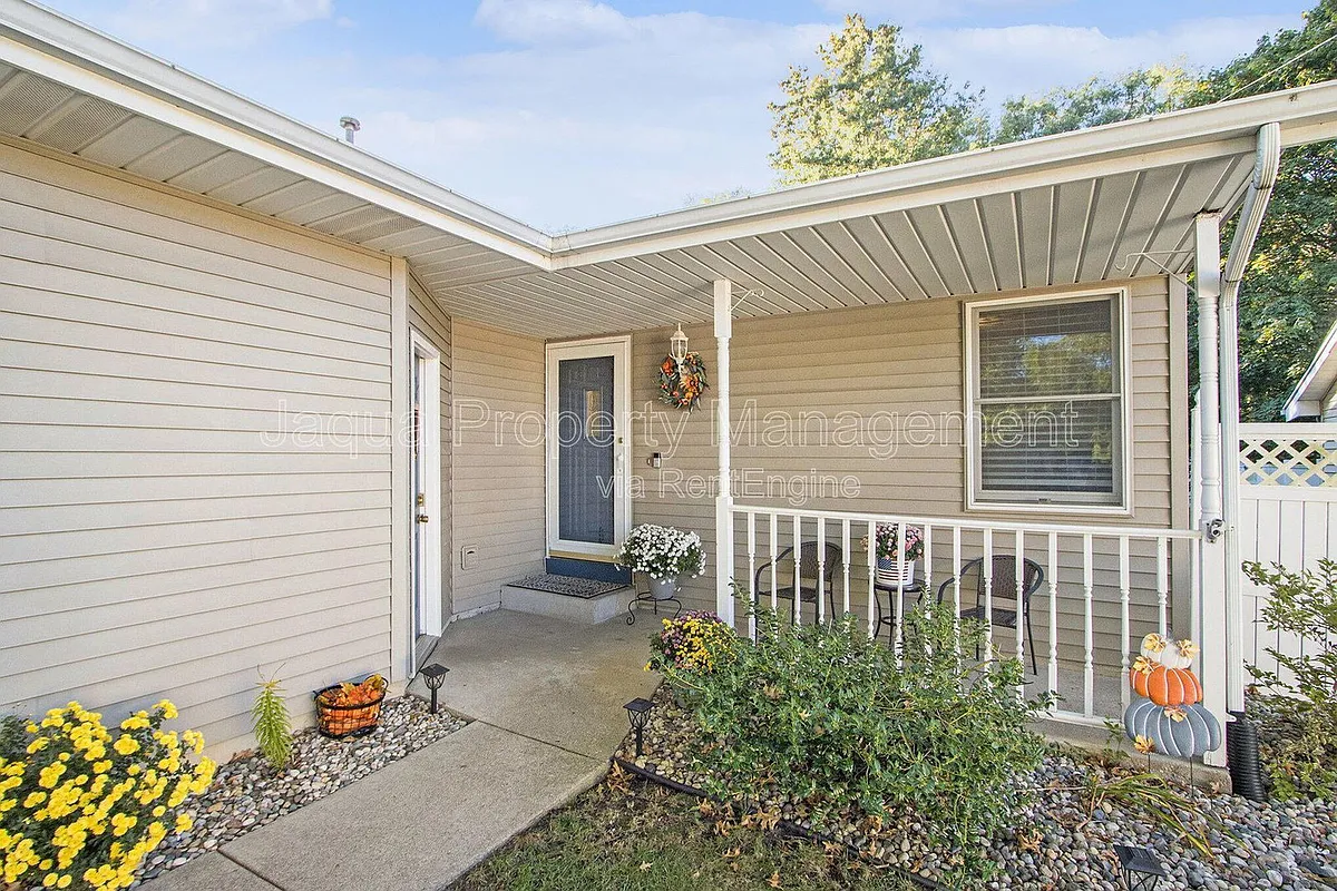 Building Photo - 239 Lovell St #237