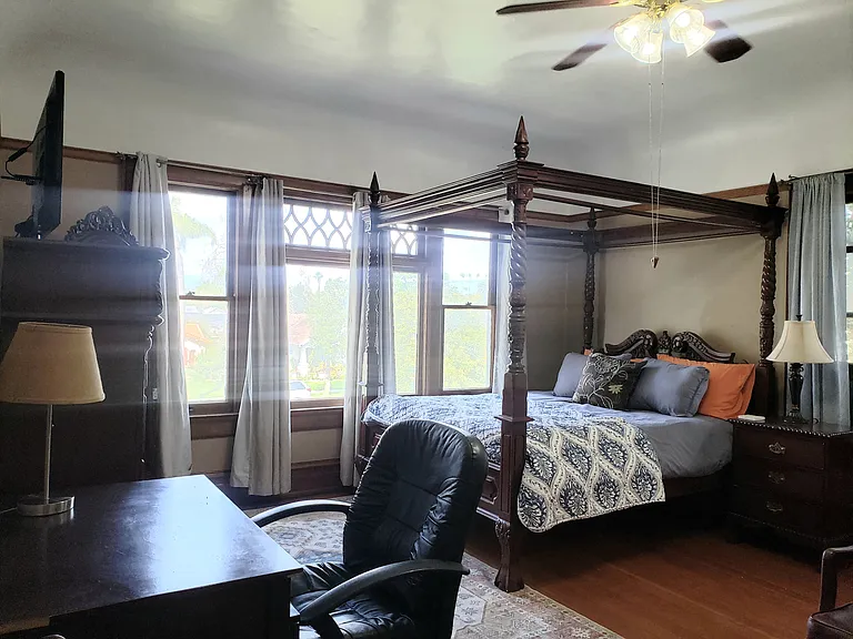 Vista Room at $1475/mo