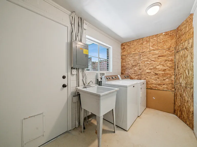4510 SE Aldercrest Rd — Photo 15