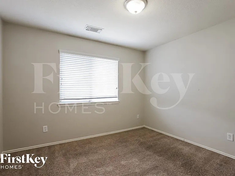 1511 Oxberg Trl — Photo 11