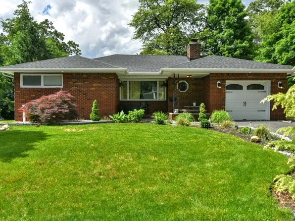 986 Bridge St, Washington Township, NJ 07676