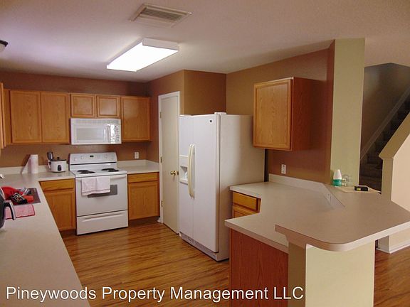 5th image of 12108 Fern Haven Ave