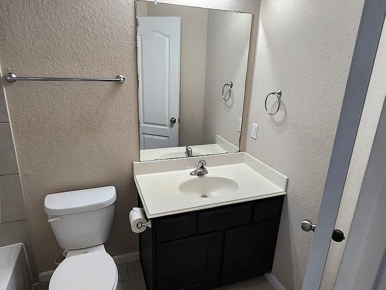 Third bathroom - Second floor