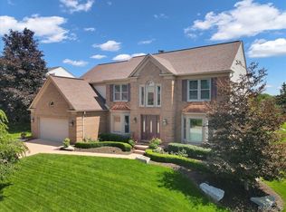 1682 Foresthill Dr, Rochester Hills, MI 48306