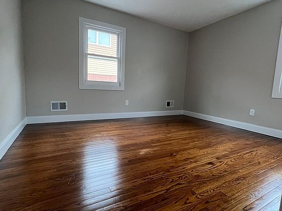 5th image of 347 Washington Ave Floor 1