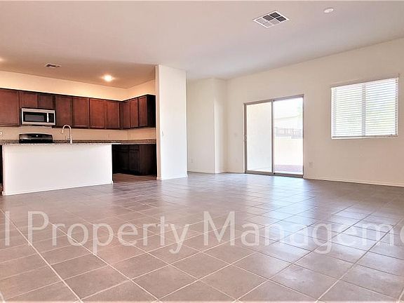 4th image of 124 W Seven Seas Dr