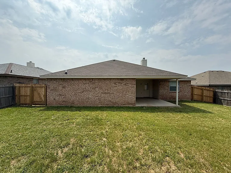3906 Kevin Shaw Dr — Photo 32