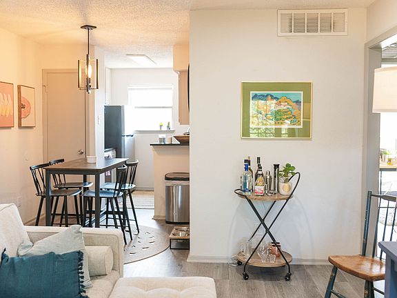 3rd image of 1810 N Garrett Ave APT 203